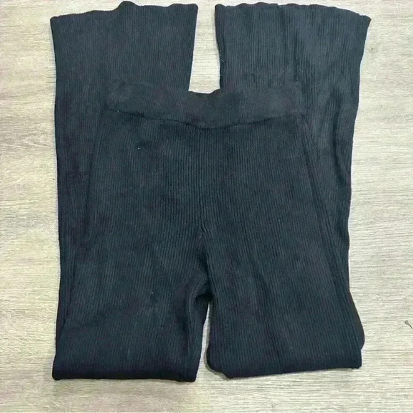 Abercrombie & Fitch Heavy Knit Split Flare Ribbed Black Pants Women’s Size XS - Picture 5 of 8